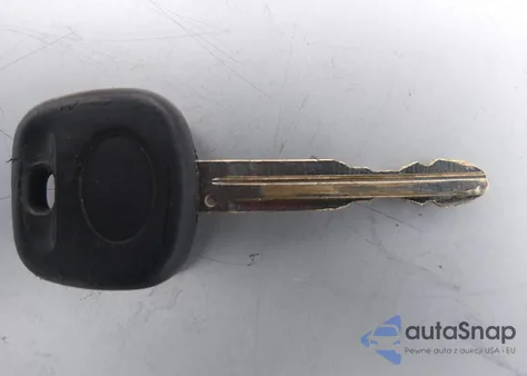 2005 Toyota Corolla Ce z USA, uszkodzony, nr VIN 1NXBR32E15Z473975